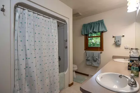 Bath - w5940 Moonflower Drive, Appleton, WI 54915 photo 1 of 2