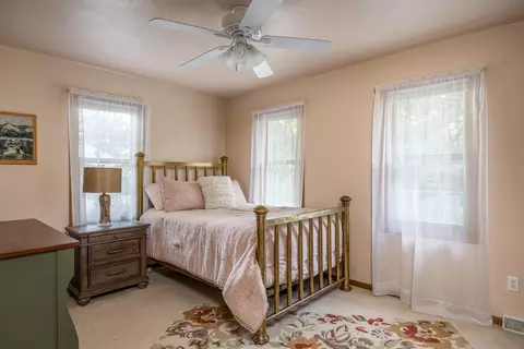 Bedroom - w5940 Moonflower Drive, Appleton, WI 54915 photo 5 of 5