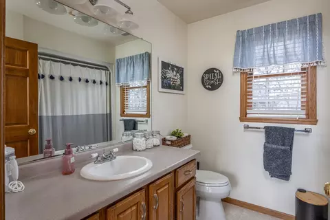 Bath - w5940 Moonflower Drive, Appleton, WI 54915 photo 4 of 4