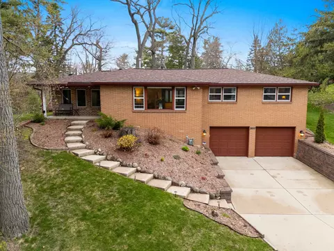 2857 St Ann Dr, Green Bay, WI 54311