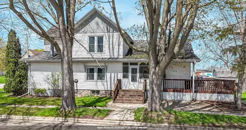 127 S 3rd St, Winneconne, WI 54986