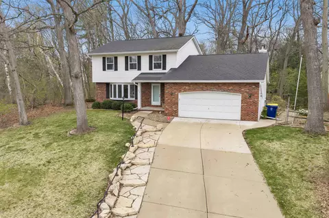 305 Windward Rd, Green Bay, WI 54302