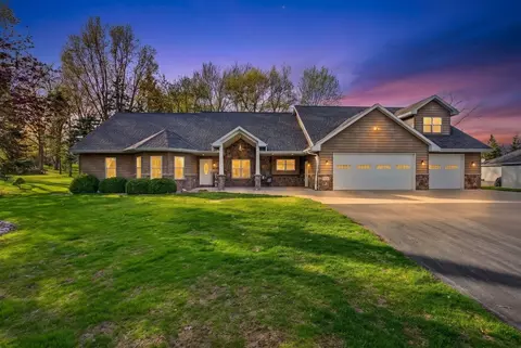1216 E Apple Creek Rd, Appleton, WI 54913