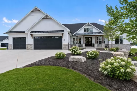 699 Blackberry Ct, Oneida, WI 54155