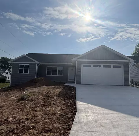 302 Fairview Ln, Chilton, WI 53014