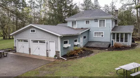 e1233 Pine Tree Point, Waupaca, WI 54981