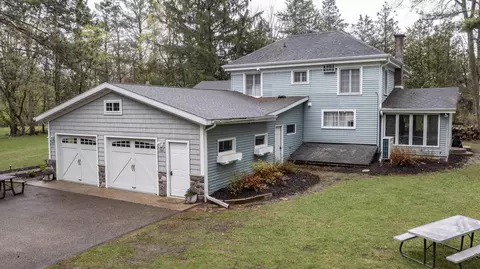 e1233 Pine Tree Point, Waupaca, WI 54981