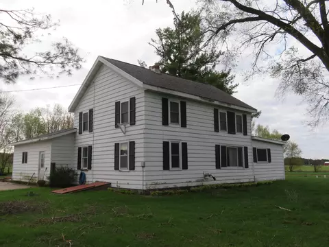 n6782 Wisconsin 49, Iola, WI 54945