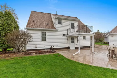 Exterior - 2301 Carleton Ave, Appleton, WI 54915 photo 6 of 15