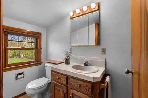 Bath - 2301 Carleton Ave, Appleton, WI 54915 photo 2 of 4