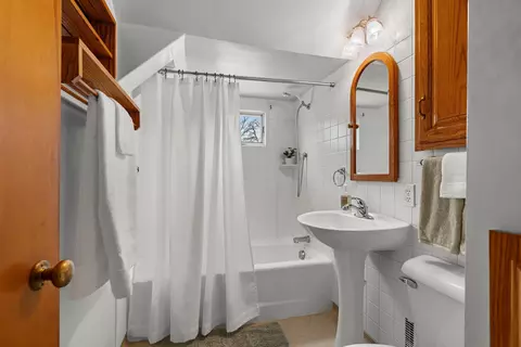 Bath - 2301 Carleton Ave, Appleton, WI 54915 photo 1 of 4