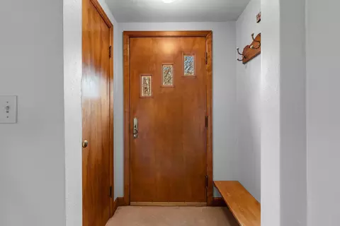 Entry Way - 2301 Carleton Ave, Appleton, WI 54915 photo 1 of 2