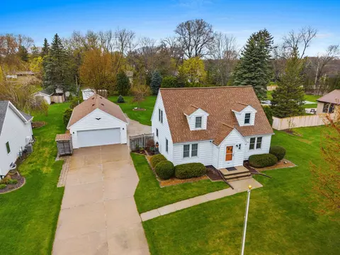 View/Area - 2301 Carleton Ave, Appleton, WI 54915 photo 1 of 12