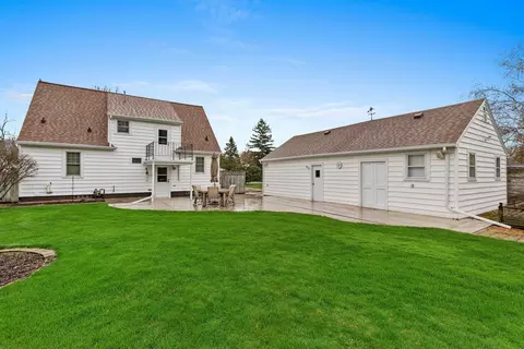 Exterior - 2301 Carleton Ave, Appleton, WI 54915 photo 7 of 15