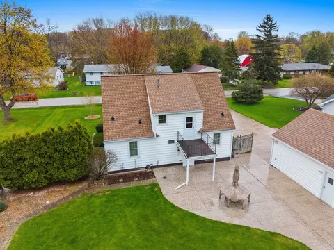 View/Area - 2301 Carleton Ave, Appleton, WI 54915 photo 4 of 12