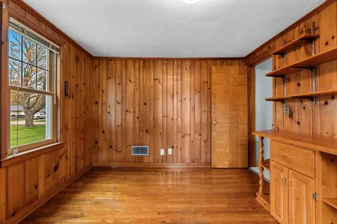 Bedroom - 2301 Carleton Ave, Appleton, WI 54915 photo 2 of 9