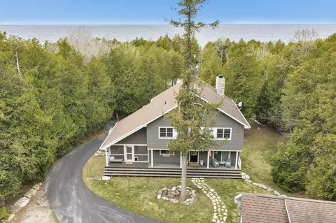 5012 Bay Shore Dr, Sturgeon Bay, WI 54235