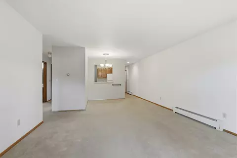 Living - 82 Spencer Village Ct, Appleton, WI 54914 photo 2 of 3