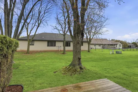 Exterior - 82 Spencer Village Ct, Appleton, WI 54914 photo 4 of 5