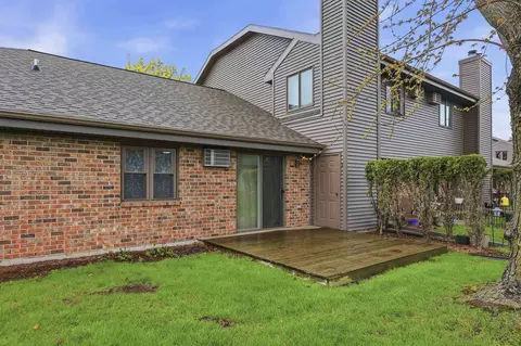 Exterior - 82 Spencer Village Ct, Appleton, WI 54914 photo 3 of 5
