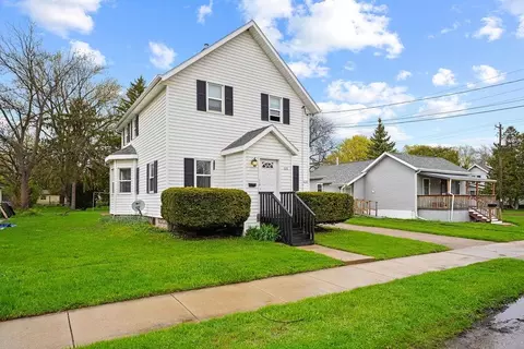 318 Sterling Ave, Oshkosh, WI 54901