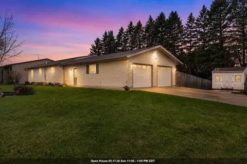 21 Primrose Cir, Clintonville, WI 54929