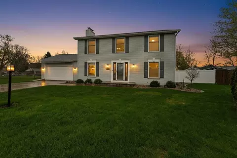 615 Mallard Ct, De Pere, WI 54115