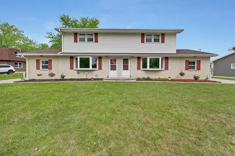 2110 Elm View Dr, Green Bay, WI 54304