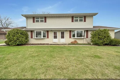 2110 Elm View Dr, Green Bay, WI 54304