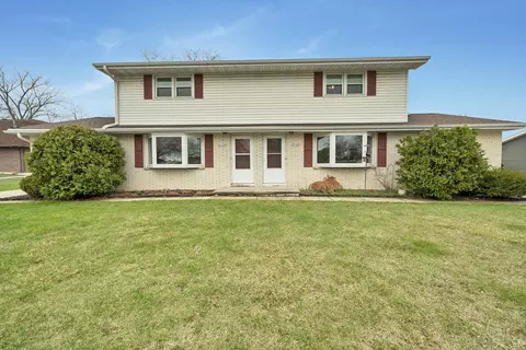 2110 Elm View Dr, Green Bay, WI 54304