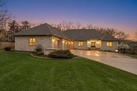 3335 Langdon St, Green Bay, WI 54311
