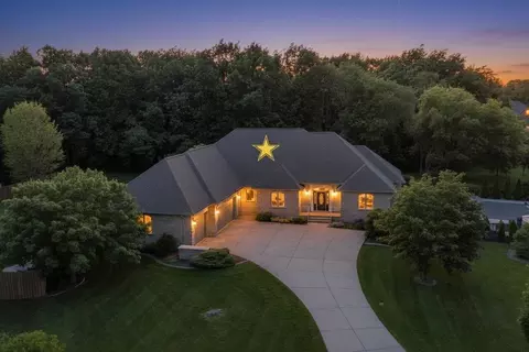 3335 Langdon St, Green Bay, WI 54311