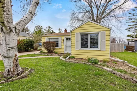 427 N Lark St, Oshkosh, WI 54902