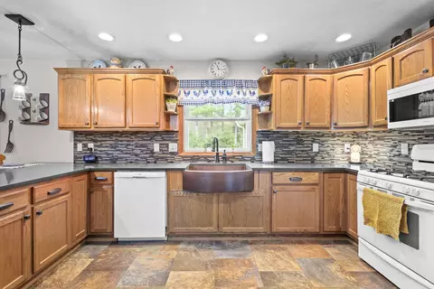 Kitchen - 4775 Pine Ridge Trl, Abrams, WI 54101 photo 4 of 6
