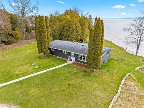 n6474 Wisconsin 42, Algoma, WI 54201