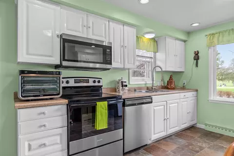 Kitchen - 1911 S Carpenter St, Appleton, WI 54915 photo 4 of 5