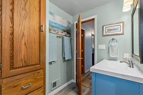 Bath - 1911 S Carpenter St, Appleton, WI 54915 photo 3 of 3