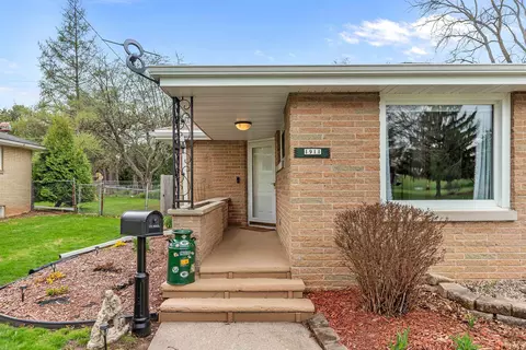 Exterior - 1911 S Carpenter St, Appleton, WI 54915 photo 7 of 8