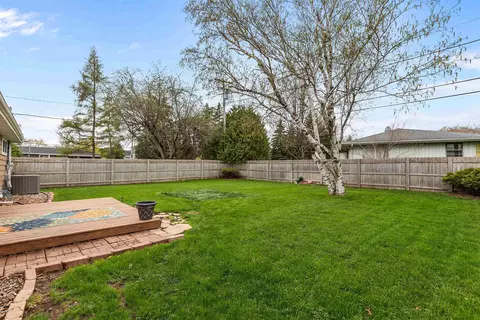 Exterior - 1911 S Carpenter St, Appleton, WI 54915 photo 2 of 8