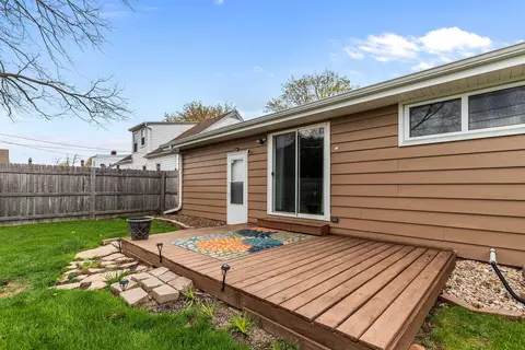 Exterior - 1911 S Carpenter St, Appleton, WI 54915 photo 4 of 8