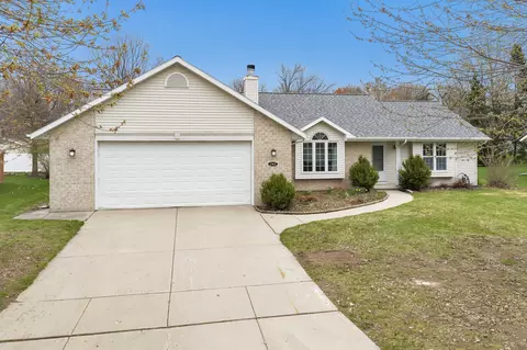 1145 Tara Marie Ln, Green Bay, WI 54303