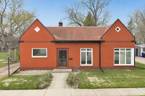 715 W 5th St, Appleton, WI 54914