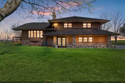 6165 Marys Rd, Luxemburg, WI 54217