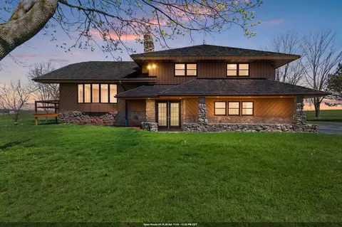 6165 Marys Rd, Luxemburg, WI 54217