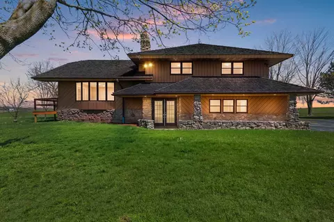 6165 Marys Rd, Luxemburg, WI 54217
