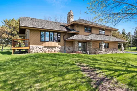6165 Marys Rd, Luxemburg, WI 54217