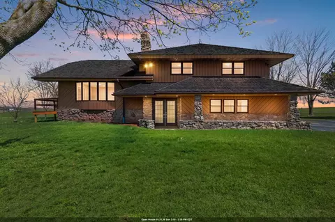6165 Marys Rd, Luxemburg, WI 54217
