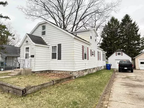 427 S Emery Ave, Peshtigo, WI 54157