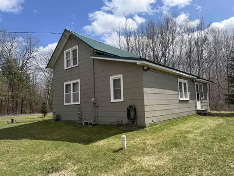 14681 Paya Lake Rd, Mountain, WI 54149