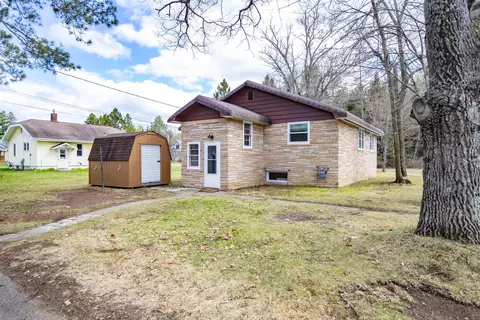 513 Tamarack St, Eagle River, WI 54521